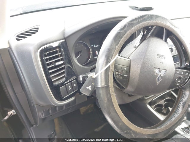 2018 Mitsubishi Outlander Es მანქანა იყიდება აუქციონზე, vin: JA4AZ2A30JZ611362, აუქციონის ნომერი: 12553980