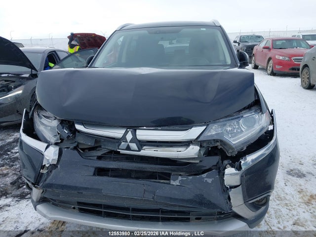 2018 Mitsubishi Outlander Es მანქანა იყიდება აუქციონზე, vin: JA4AZ2A30JZ611362, აუქციონის ნომერი: 12553980