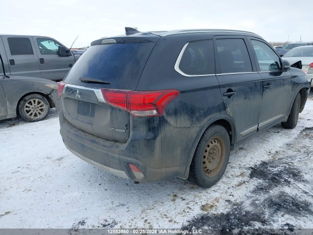 2018 Mitsubishi Outlander Es მანქანა იყიდება აუქციონზე, vin: JA4AZ2A30JZ611362, აუქციონის ნომერი: 12553980