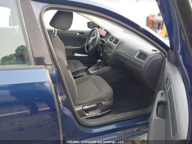 12553993 :رقم المزاد ، 3VW2K7AJ6BM073602 vin ، 2011 Volkswagen Jetta 2.0l Trendline/2.0l Trendline+ مزاد بيع