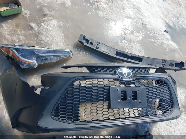 5YFBPMBE5NP346241 Toyota COROLLA LE