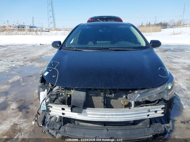 5YFBPMBE5NP346241 Toyota COROLLA LE