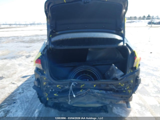 5YFBPMBE5NP346241 Toyota COROLLA LE