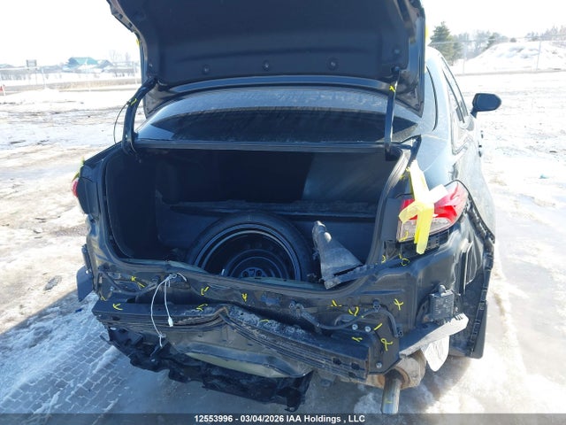 5YFBPMBE5NP346241 Toyota COROLLA LE