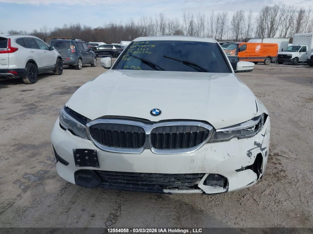 3MW5R7J02L8B26774 BMW 330i Xdrive