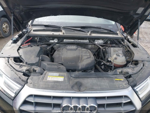 WA1BNAFY9J2088530 Audi Q5 Premium Plus