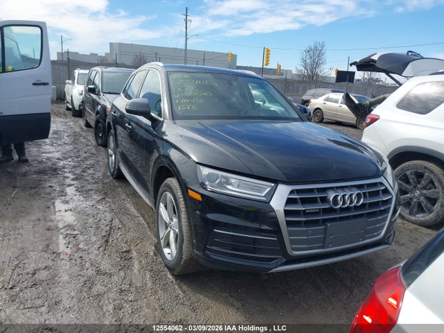 WA1BNAFY9J2088530 Audi Q5 Premium Plus