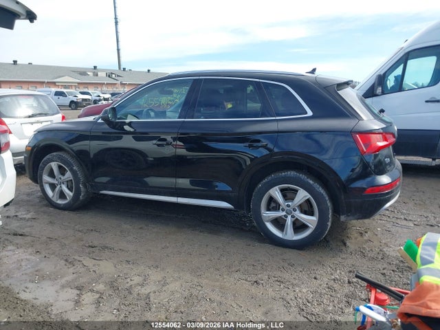 WA1BNAFY9J2088530 Audi Q5 Premium Plus