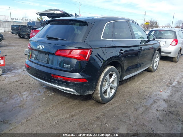 WA1BNAFY9J2088530 Audi Q5 Premium Plus
