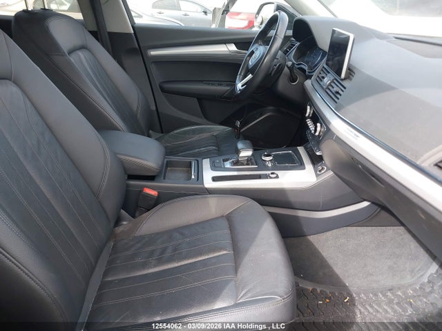 WA1BNAFY9J2088530 Audi Q5 Premium Plus