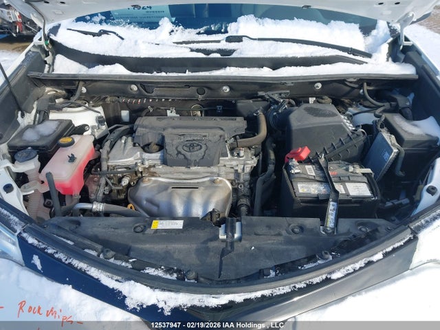 2T3JFREV9JW732104 Toyota RAV4 SE