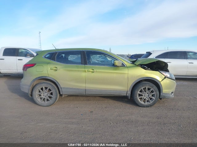 JN1BJ1CR8JW261285 Nissan Qashqai S/sl/sv