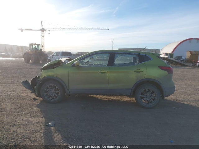 JN1BJ1CR8JW261285 Nissan Qashqai S/sl/sv