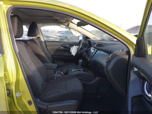 JN1BJ1CR8JW261285 Nissan Qashqai S/sl/sv