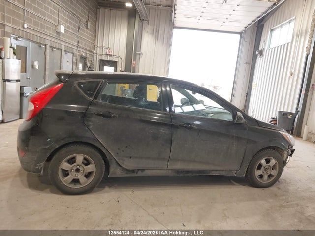 2016 Hyundai Accent Gl მანქანა იყიდება აუქციონზე, vin: KMHCT5AE4GU261688, აუქციონის ნომერი: 12554124