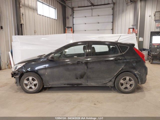 2016 Hyundai Accent Gl მანქანა იყიდება აუქციონზე, vin: KMHCT5AE4GU261688, აუქციონის ნომერი: 12554124