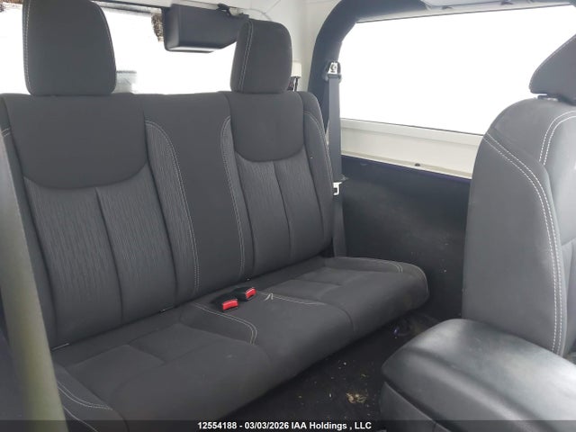 1C4AJWBG6HL740077 Jeep Wrangler Sahara