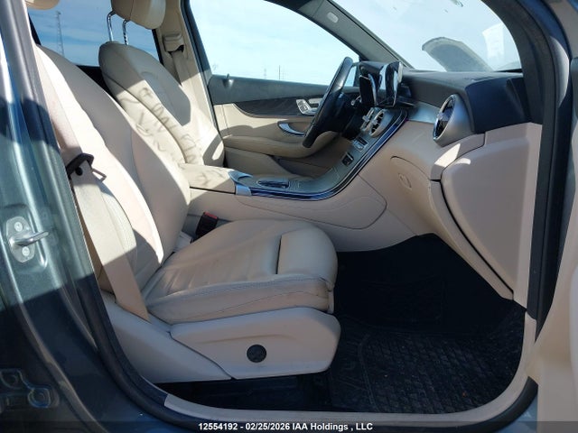2020 Mercedes-benz Glc 300 4matic მანქანა იყიდება აუქციონზე, vin: WDC0G8EB9LV216323, აუქციონის ნომერი: 12554192