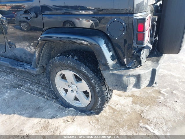 1C4BJWEG0HL689403 Jeep Wrangler Unlimited Sahara