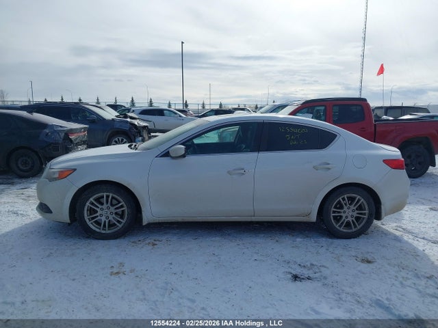 2013 Acura Ilx 24 Premium მანქანა იყიდება აუქციონზე, vin: 19VDE2E53DE400241, აუქციონის ნომერი: 12554224