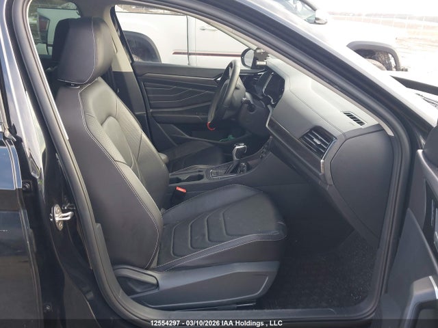 3VWGM7BU6PM037764 Volkswagen Jetta Highline
