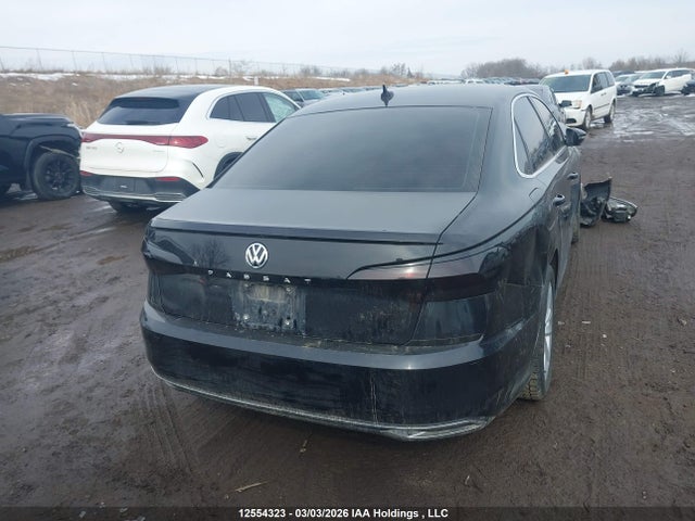 Продажа на аукционе авто 2021 Volkswagen Passat Highline, vin: 1VWBA7A33MC013575, номер лота: 12554323