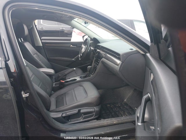 Продажа на аукционе авто 2021 Volkswagen Passat Highline, vin: 1VWBA7A33MC013575, номер лота: 12554323