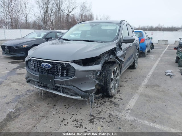 1FMCU9JAXPUA57141 Ford Escape Platinum