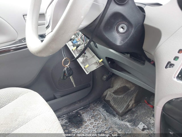 12554374 :رقم المزاد ، 5TDJK3DC8ES092578 vin ، 2014 Toyota Sienna Le مزاد بيع