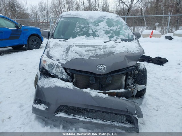12554374 :رقم المزاد ، 5TDJK3DC8ES092578 vin ، 2014 Toyota Sienna Le مزاد بيع