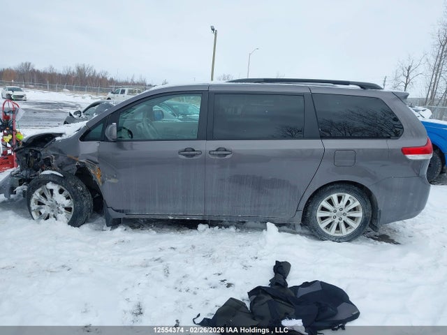 12554374 :رقم المزاد ، 5TDJK3DC8ES092578 vin ، 2014 Toyota Sienna Le مزاد بيع