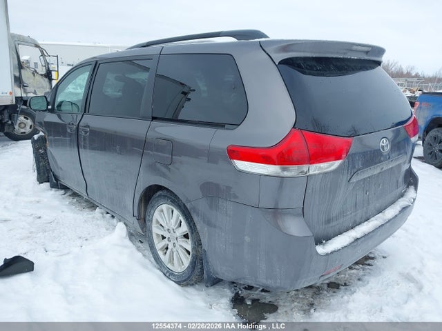 12554374 :رقم المزاد ، 5TDJK3DC8ES092578 vin ، 2014 Toyota Sienna Le مزاد بيع
