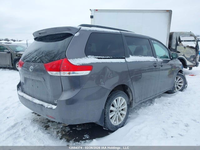 12554374 :رقم المزاد ، 5TDJK3DC8ES092578 vin ، 2014 Toyota Sienna Le مزاد بيع