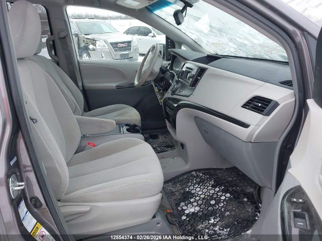 12554374 :رقم المزاد ، 5TDJK3DC8ES092578 vin ، 2014 Toyota Sienna Le مزاد بيع