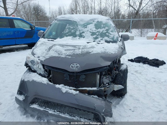 12554374 :رقم المزاد ، 5TDJK3DC8ES092578 vin ، 2014 Toyota Sienna Le مزاد بيع