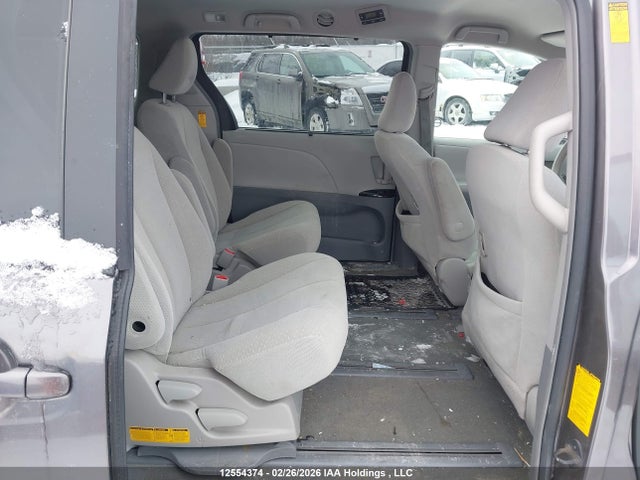 12554374 :رقم المزاد ، 5TDJK3DC8ES092578 vin ، 2014 Toyota Sienna Le مزاد بيع