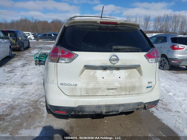 2015 Nissan Rogue S/sl/sv მანქანა იყიდება აუქციონზე, vin: 5N1AT2MT1FC817931, აუქციონის ნომერი: 12554415