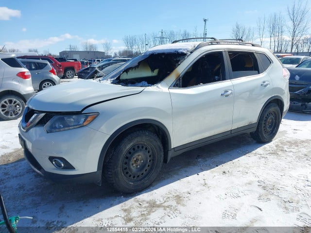 2015 Nissan Rogue S/sl/sv მანქანა იყიდება აუქციონზე, vin: 5N1AT2MT1FC817931, აუქციონის ნომერი: 12554415
