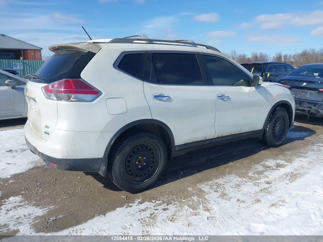 2015 Nissan Rogue S/sl/sv მანქანა იყიდება აუქციონზე, vin: 5N1AT2MT1FC817931, აუქციონის ნომერი: 12554415