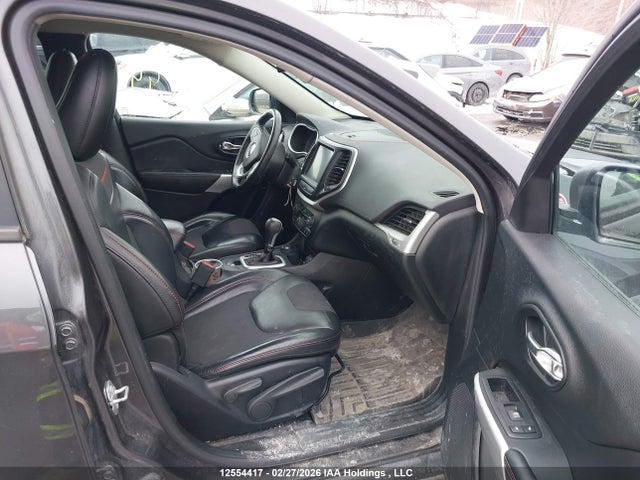 12554417 :رقم المزاد ، 1C4PJMBS4HW569685 vin ، 2017 Jeep Cherokee Trailhawk مزاد بيع