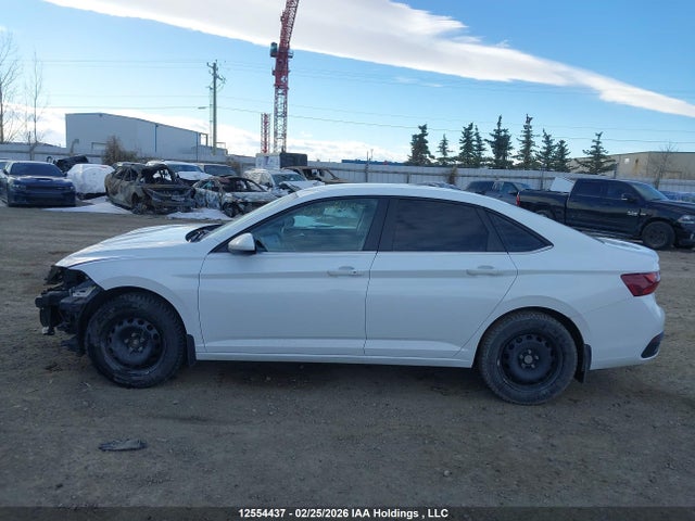 3VWEM7BU9NM001328 Volkswagen Jetta Comfortline