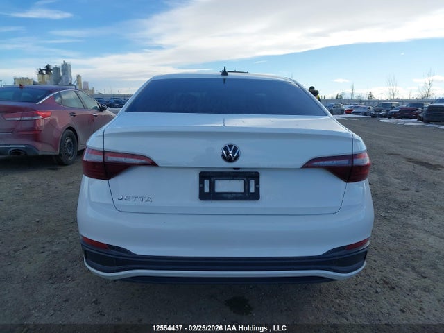 3VWEM7BU9NM001328 Volkswagen Jetta Comfortline