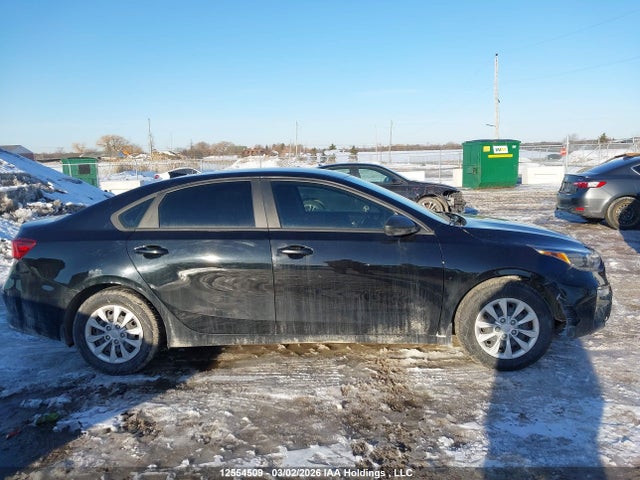 3KPF24AD1ME308112 KIA FORTE LX