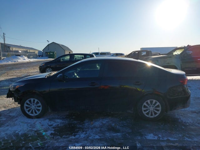 3KPF24AD1ME308112 KIA FORTE LX