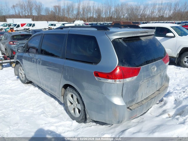 Aukcja sprzedaży 2011 Toyota Sienna Le 8 Passenger, vin: 5TDKK3DC3BS137118, numer aukcji: 12554544