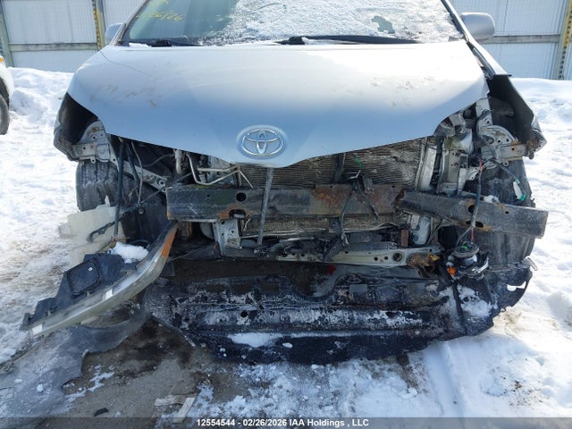 Aukcja sprzedaży 2011 Toyota Sienna Le 8 Passenger, vin: 5TDKK3DC3BS137118, numer aukcji: 12554544