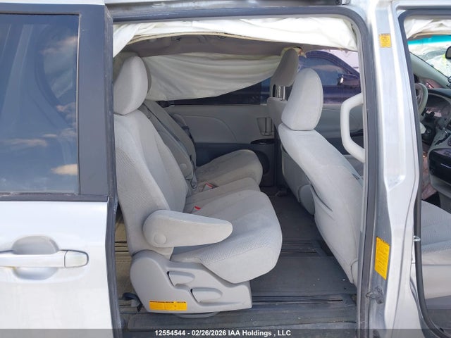 Aukcja sprzedaży 2011 Toyota Sienna Le 8 Passenger, vin: 5TDKK3DC3BS137118, numer aukcji: 12554544