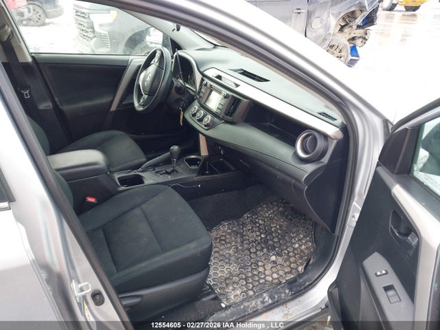 2T3ZFREVXGW273659 Toyota RAV4 LE