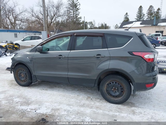 1FMCU0GD6HUA06752 Ford ESCAPE SE
