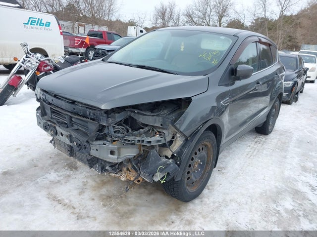 1FMCU0GD6HUA06752 Ford ESCAPE SE